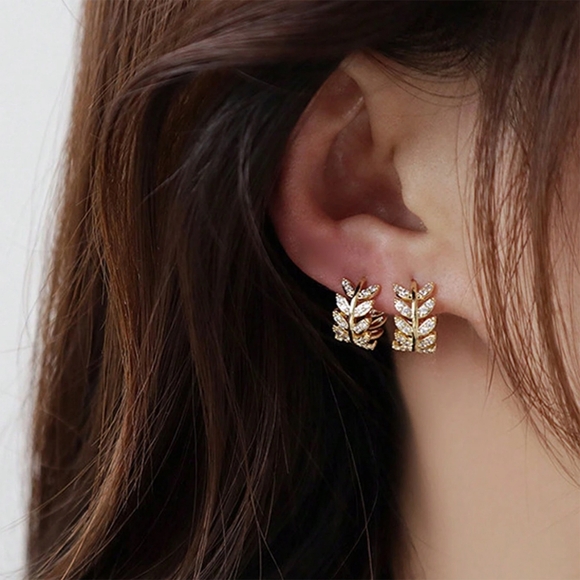 14k gold plated Cubic Zirconia Earrings - Picture 3 of 8